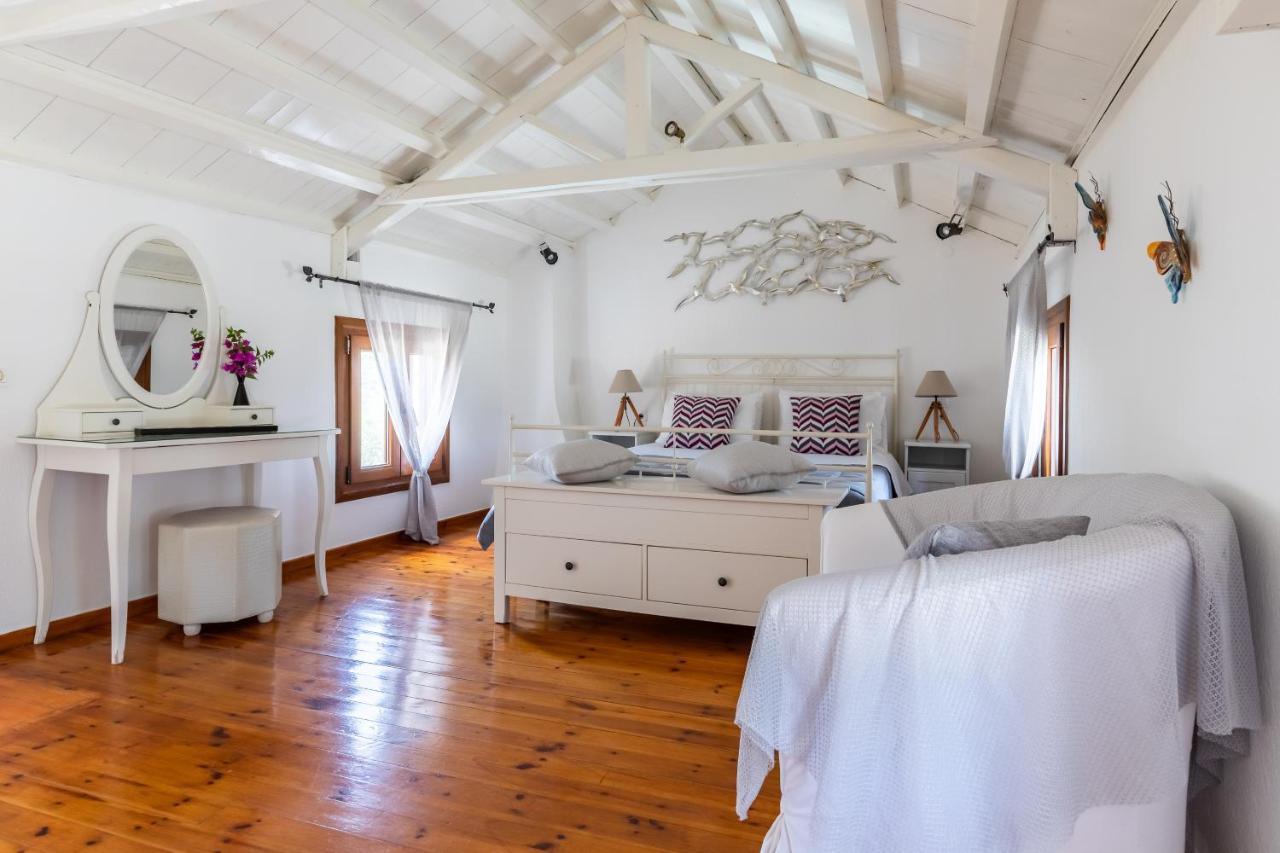 Villa Fotini Kalivi In Raches Panormos  ภายนอก รูปภาพ